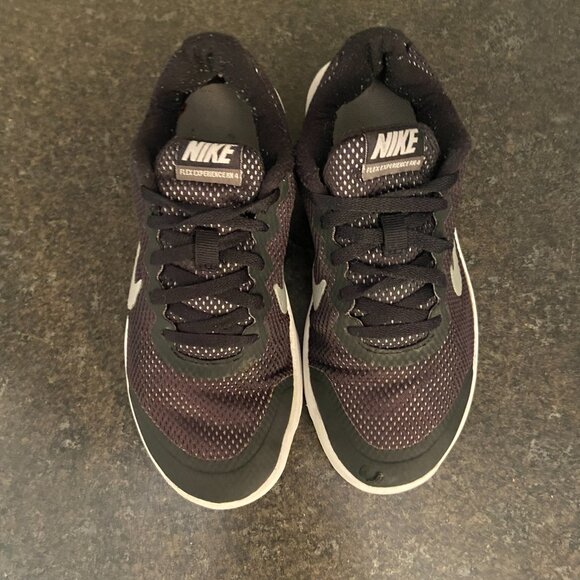 Nike Flex Experience 4 Training Shoes - Size 4Y - Picture 6 of 9